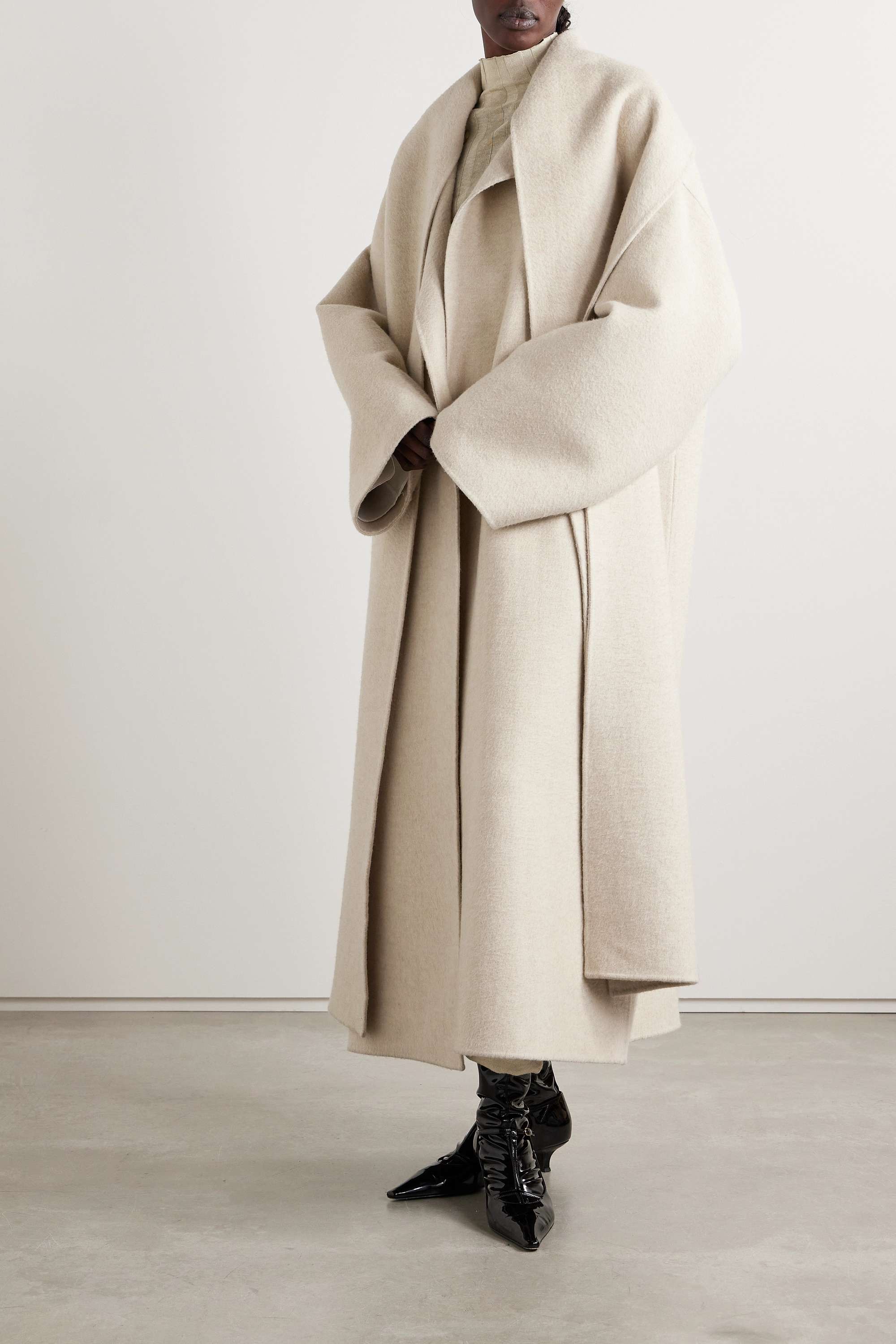 Kaput sa okovratnikom